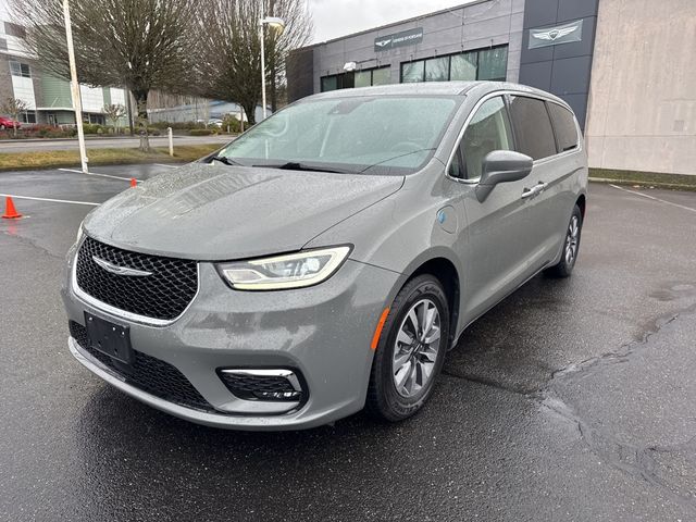 2022 Chrysler Pacifica Hybrid Touring L