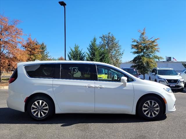 2022 Chrysler Pacifica Hybrid Touring L