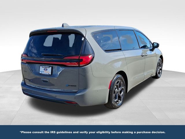 2022 Chrysler Pacifica Hybrid Touring L