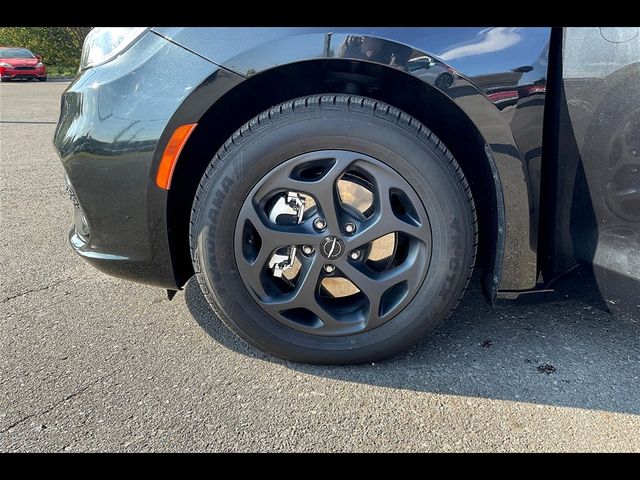 2022 Chrysler Pacifica Hybrid Touring L