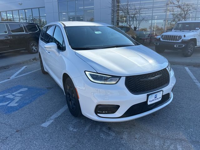 2022 Chrysler Pacifica Hybrid Touring L