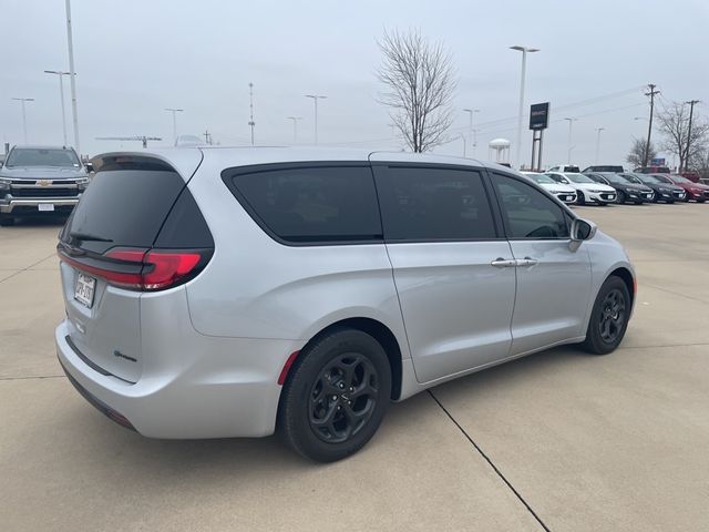 2022 Chrysler Pacifica Hybrid Touring L