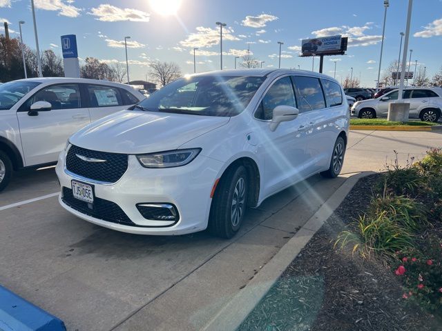 2022 Chrysler Pacifica Hybrid Touring L