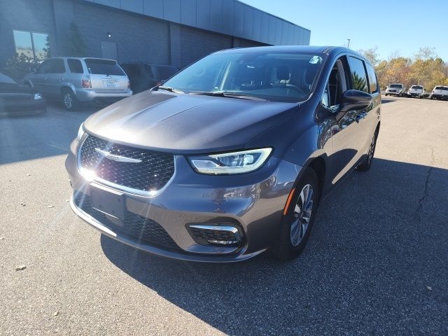 2022 Chrysler Pacifica Hybrid Touring L