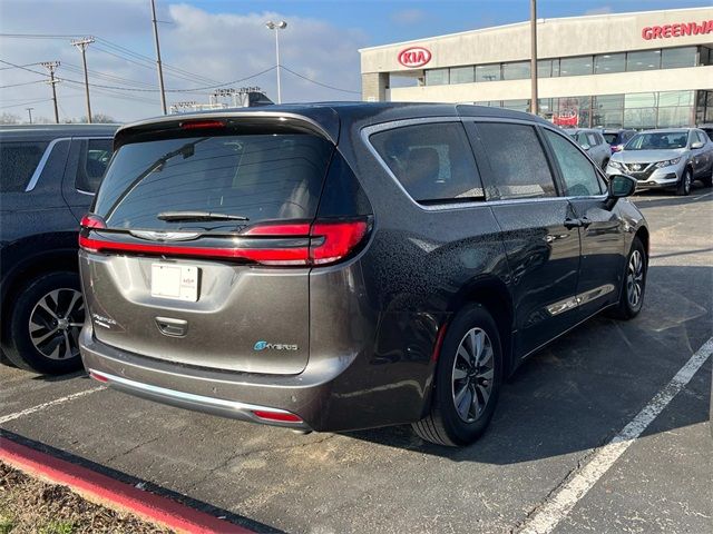 2022 Chrysler Pacifica Hybrid Touring L