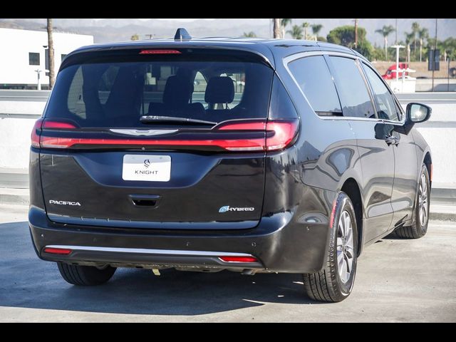 2022 Chrysler Pacifica Hybrid Touring L