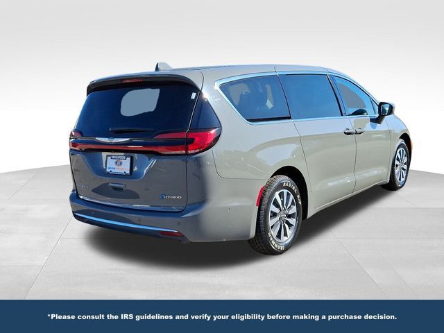 2022 Chrysler Pacifica Hybrid Touring L