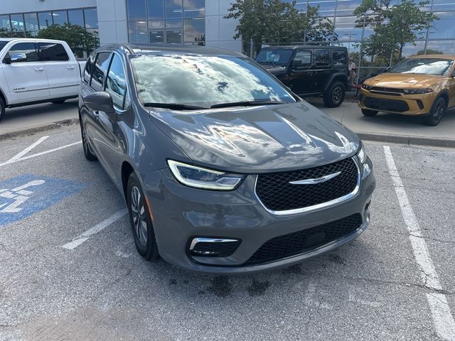 2022 Chrysler Pacifica Hybrid Touring L