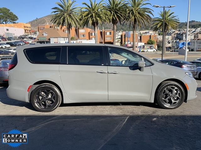 2022 Chrysler Pacifica Hybrid Touring L