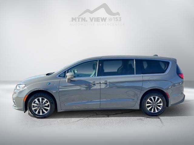 2022 Chrysler Pacifica Hybrid Touring L