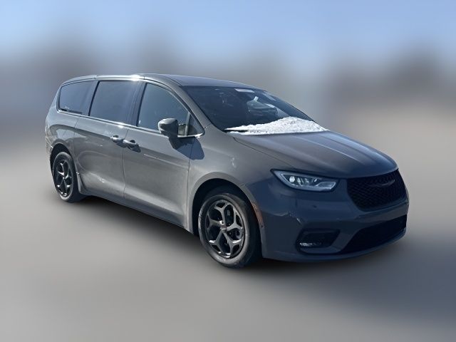 2022 Chrysler Pacifica Hybrid Touring L