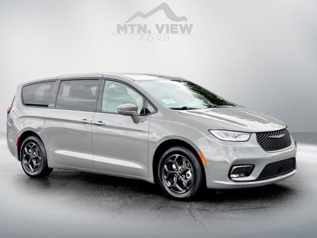 2022 Chrysler Pacifica Hybrid Touring L