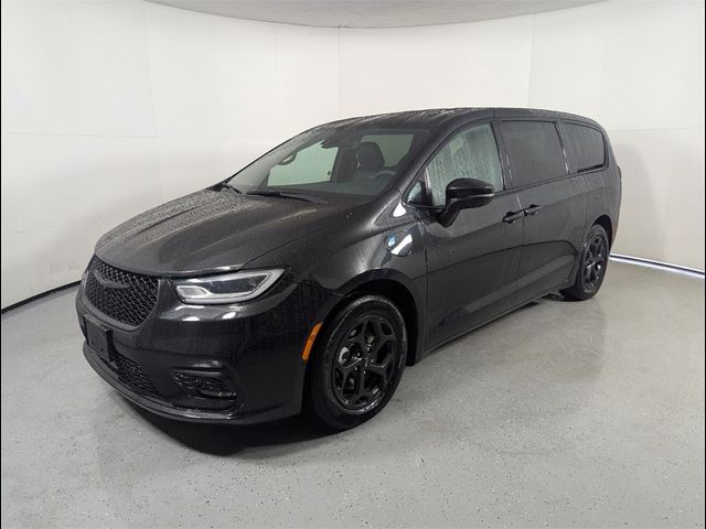 2022 Chrysler Pacifica Hybrid Touring L