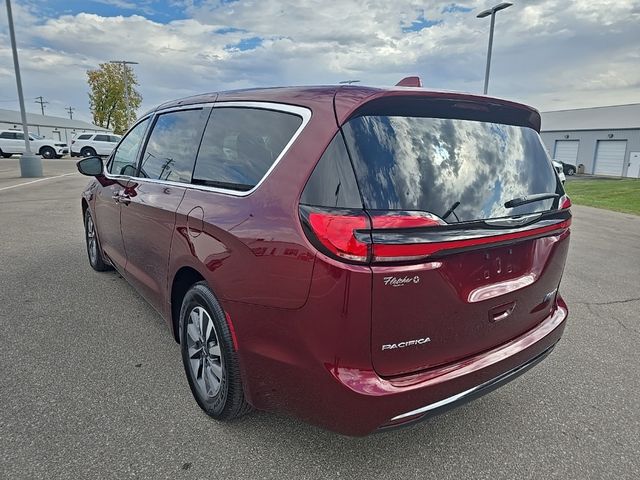 2022 Chrysler Pacifica Hybrid Touring L