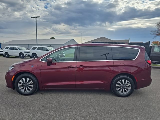 2022 Chrysler Pacifica Hybrid Touring L