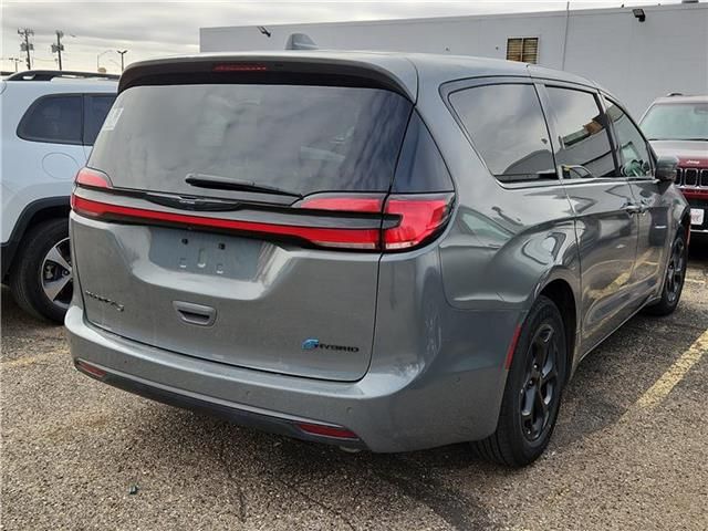 2022 Chrysler Pacifica Hybrid Touring L