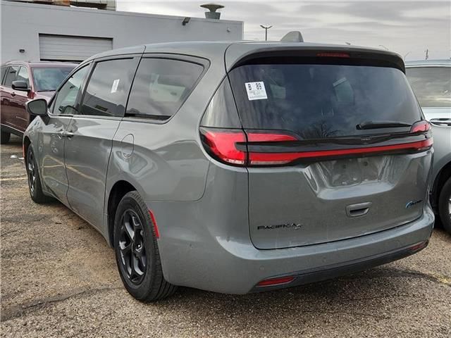 2022 Chrysler Pacifica Hybrid Touring L