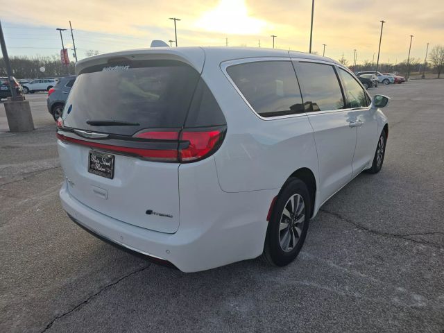 2022 Chrysler Pacifica Hybrid Touring L