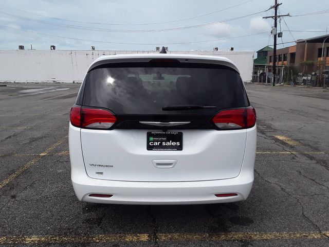 2022 Chrysler Voyager LX