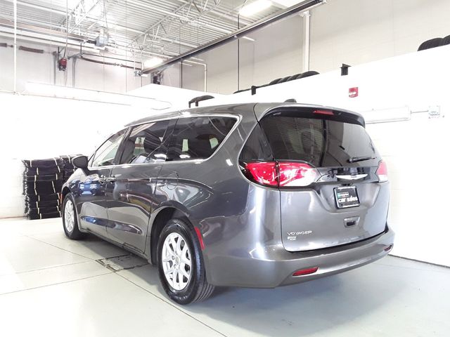 2022 Chrysler Voyager LX