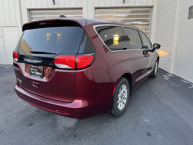 2022 Chrysler Voyager LX