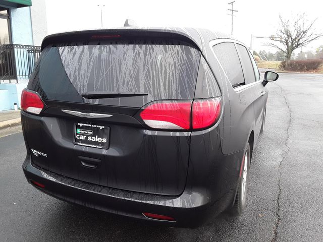 2022 Chrysler Voyager LX