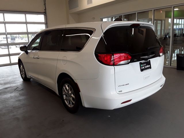 2022 Chrysler Voyager LX