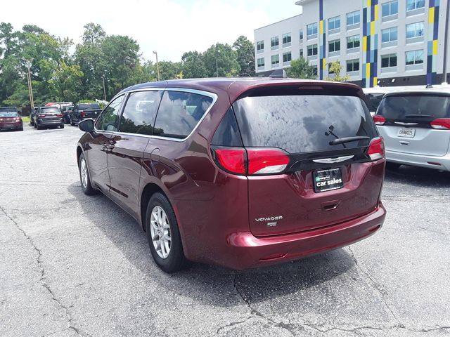 2022 Chrysler Voyager LX