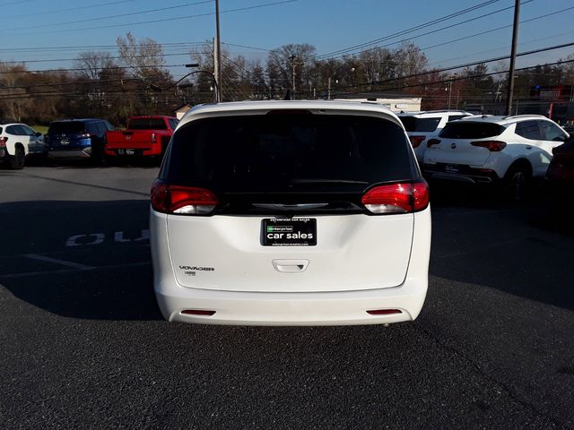 2022 Chrysler Voyager LX