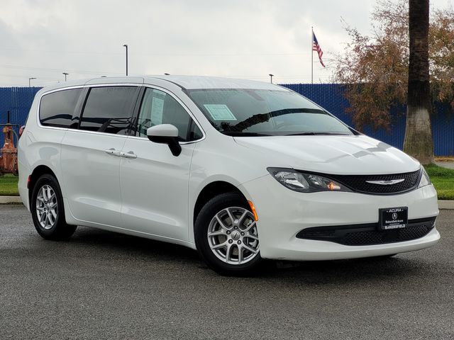 2022 Chrysler Voyager LX