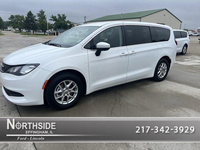 2022 Chrysler Voyager LX