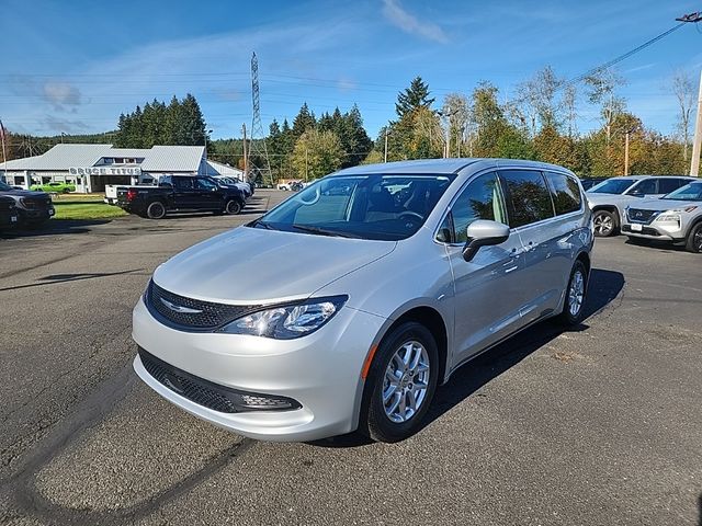 2022 Chrysler Voyager LX