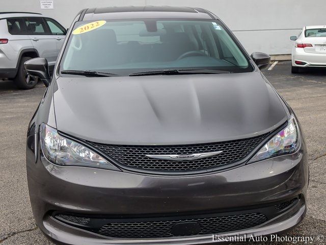 2022 Chrysler Voyager LX