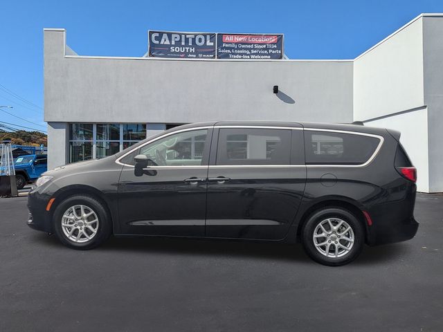 2022 Chrysler Voyager LX