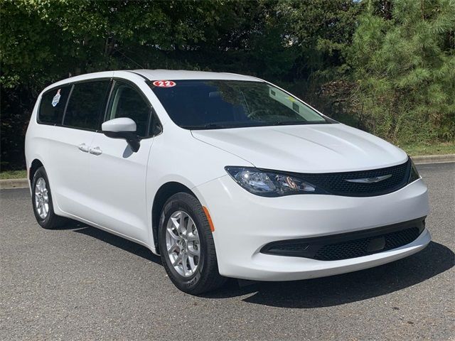 2022 Chrysler Voyager LX