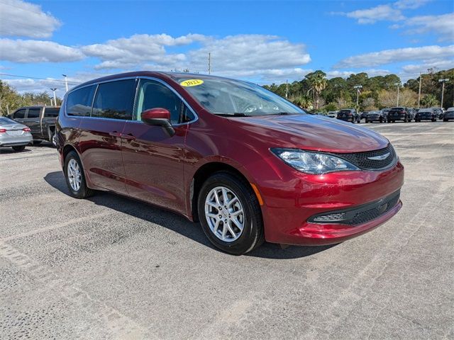 2022 Chrysler Voyager LX