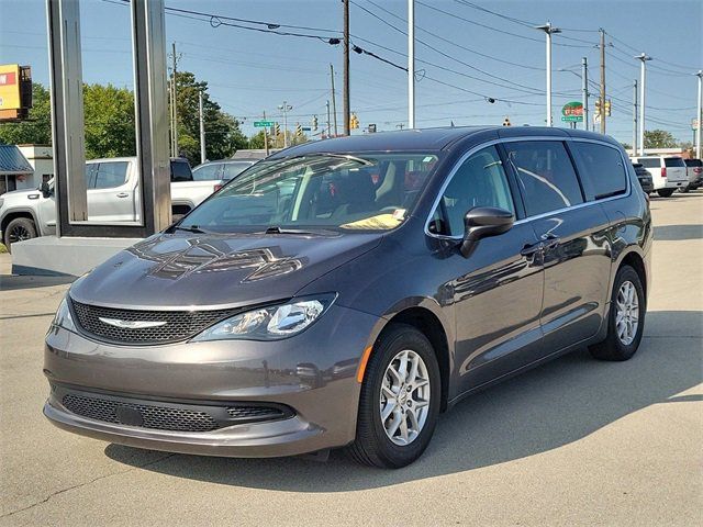 2022 Chrysler Voyager LX