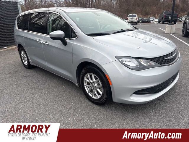 2022 Chrysler Voyager LX