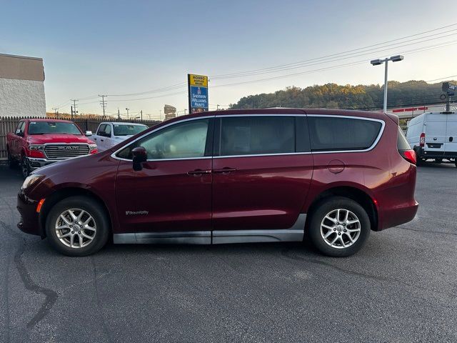 2022 Chrysler Voyager LX