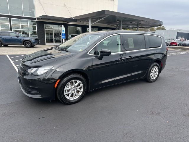 2022 Chrysler Voyager LX