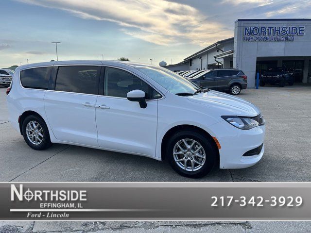 2022 Chrysler Voyager LX