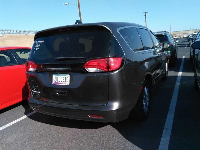 2022 Chrysler Voyager LX