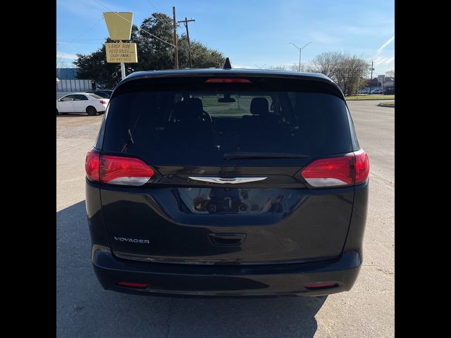 2022 Chrysler Voyager LX