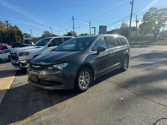 2022 Chrysler Voyager LX