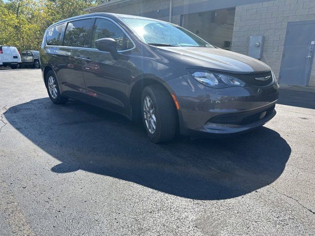 2022 Chrysler Voyager LX