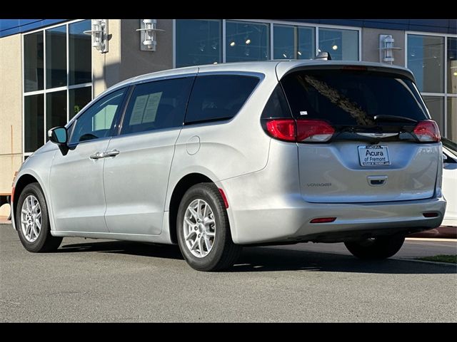 2022 Chrysler Voyager LX