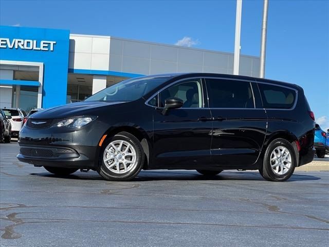 2022 Chrysler Voyager LX