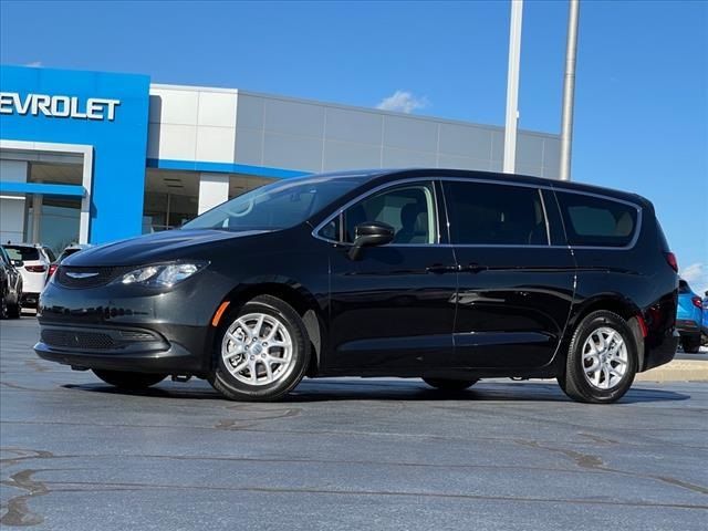 2022 Chrysler Voyager LX