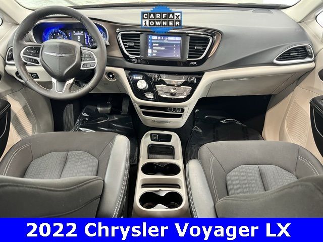 2022 Chrysler Voyager LX