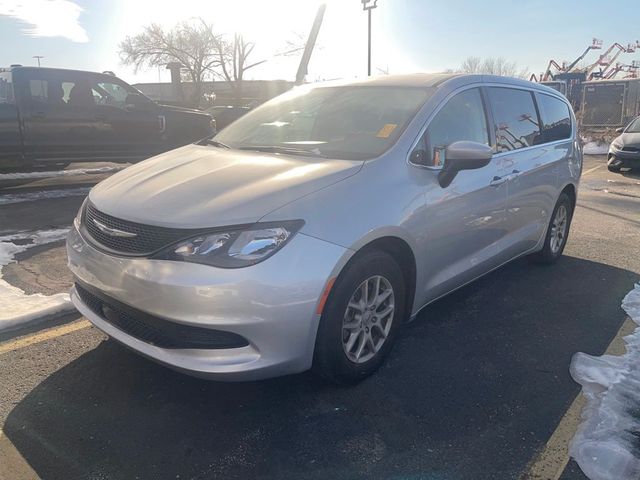 2022 Chrysler Voyager LX